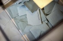 Prancūzijoje prasidėjo antrojo parlamento rinkimų turo balsavimas