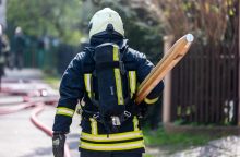 Tragiškas gaisras Vilniuje: po nuodėguliais rastas neatpažįstamai sudegusio žmogaus kūnas