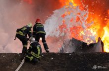 Rusai valdomosiomis aviacinėmis bombomis atakavo kaimą Zaporižios srityje, žuvo du žmonės