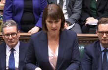 JK iždo sekretorė: biudžete aptikta 22 mlrd. svarų perteklinių išlaidų