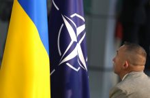 NATO lyderiai pažadėjo skirti Ukrainai mažiausiai 40 mlrd. eurų vertės karinę pagalbą