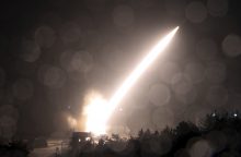 „Newsweek“: JAV svarstys, ar leisti Ukrainai smogti į Rusijos teritoriją ATACMS raketomis