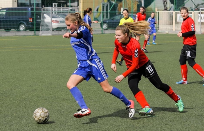 Startavo 2014 metų moterų futbolo A lygos čempionatas