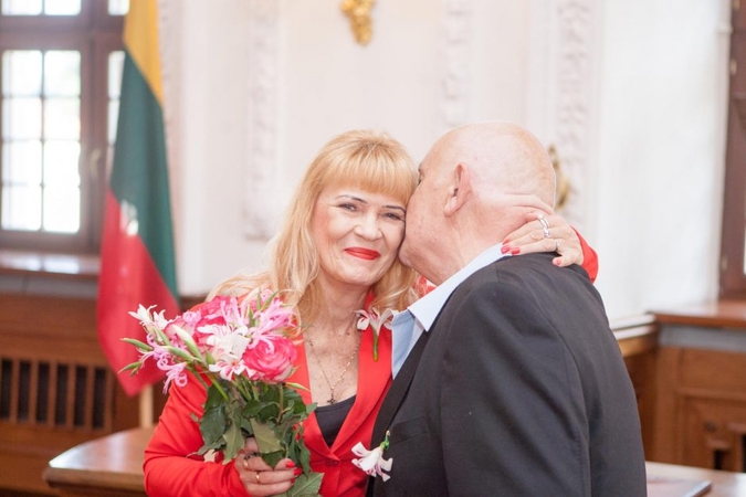 Bohemiška kauniečių pora švenčia perlines vestuves