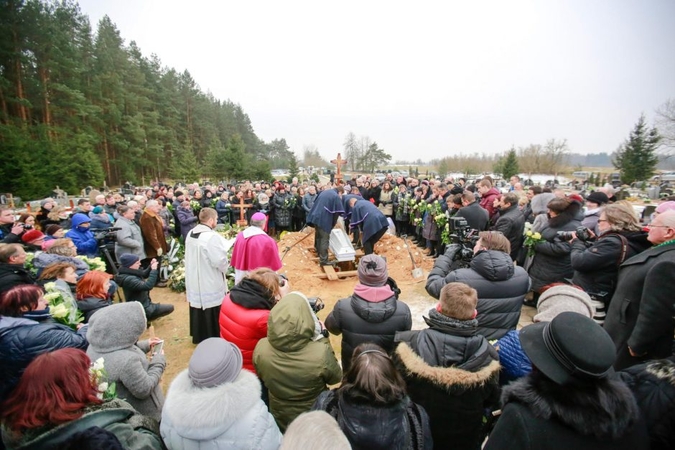 Lietuvos apraudotas vaikas palydėtas į paskutinę kelionę
