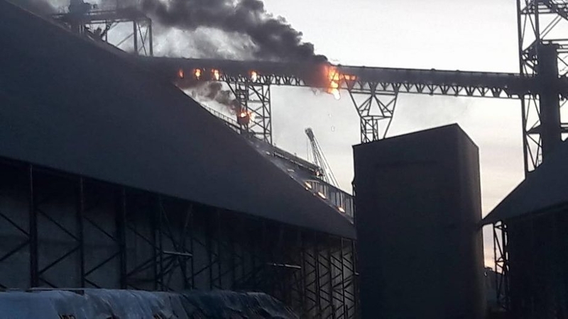 Sekmadienio vakarą Malkų įlankoje kilo gaisras