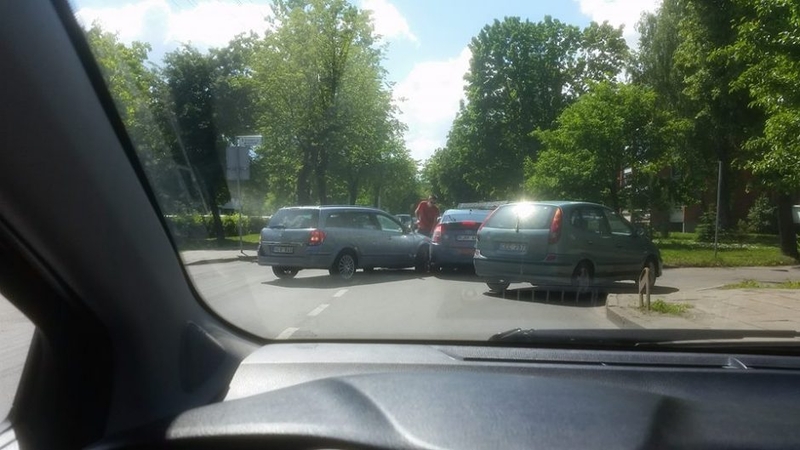 Avarija A. Baranausko gatvėje: susidarė didelės spūstys