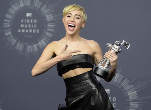 M. Cyrus laimėjo pagrindinį MTV videomuzikos apdovanojimą