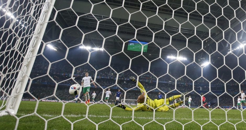 Italų atsarginius palaužę Airijos futbolininkai įšoko į atkrintamąsias varžybas