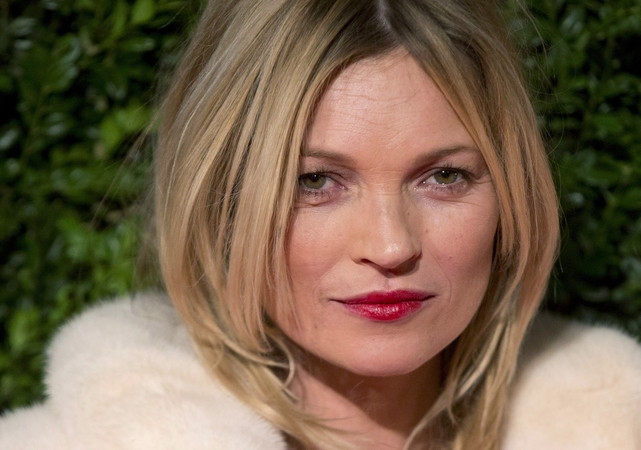 Britų mados industrija pagerbė K. Moss, o „Playboy“ paskelbė jos nuotraukas