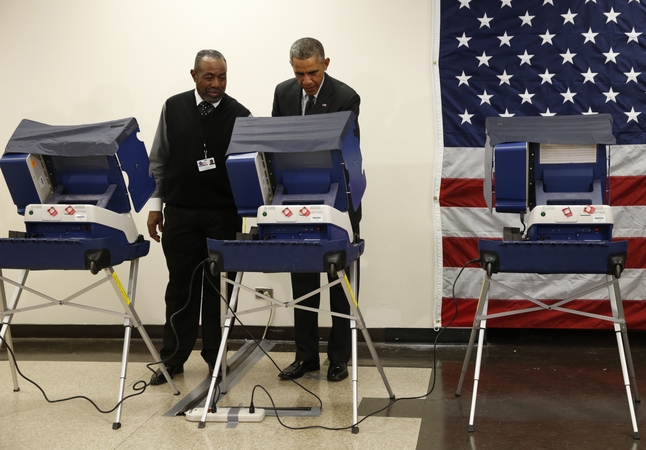 B. Obama Čikagoje iš anksto atidavė savo balsą