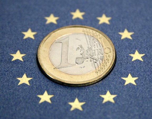 „The Financial Times“: Lietuva tikisi, jog euras sustiprins ryšius su Vakarais