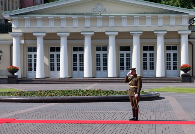 Vadovas antrai kadencijai – demokratijos pralaimėjimas ar pergalė?