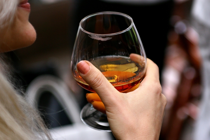 Vievyje alkoholiu apsinuodijo 14-metė