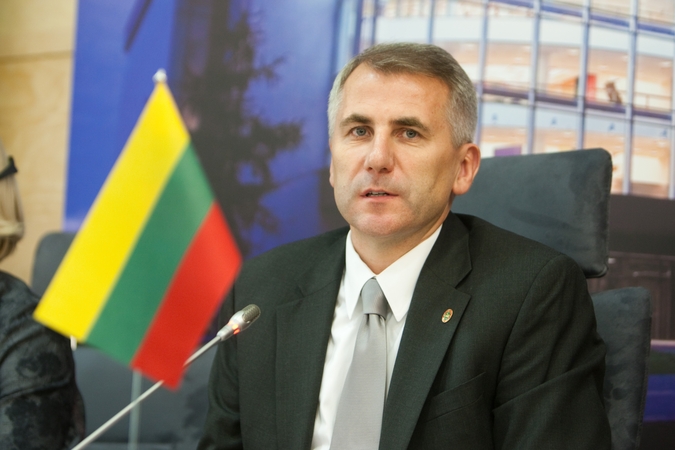 V. Ušackas ragina Maskvą tirti Čečėnijos prezidento grasinimus Rusijos opozicijai