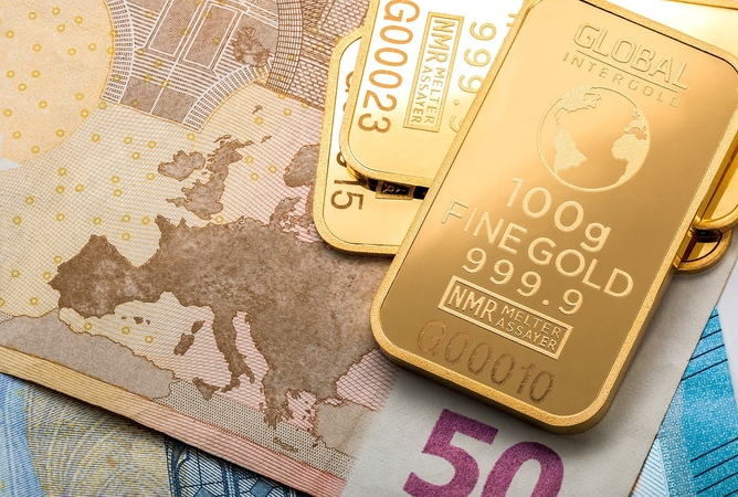 JAV muitai iki naujo rekordo kilstelėjo aukso kainą