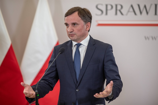 Lenkijoje – raginimai gelbėti valdančiąją koaliciją