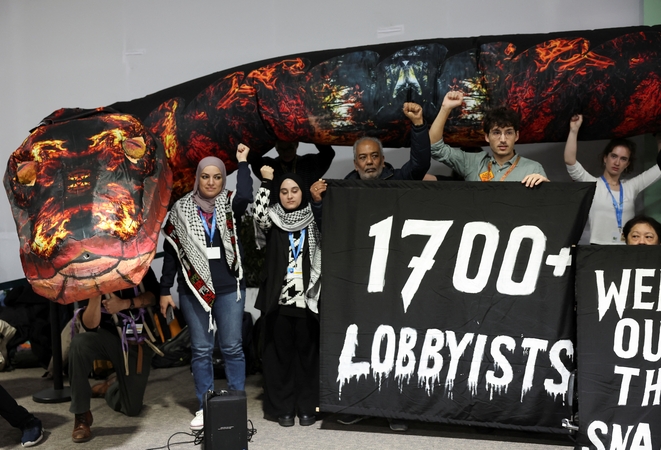Analizė: Baku vykstančioje konferencijoje COP29 susirinko beveik 1 800 naftos ir dujų lobistų