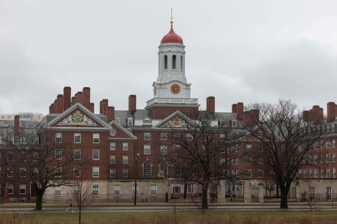 Trumpas grasina iš Harvardo atimti iš Harvardo atleidimo nuo mokesčių statusą