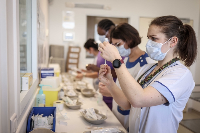 „Biontech“ žada kitais metais pagaminti 3 mlrd. vakcinos nuo koronaviruso dozių