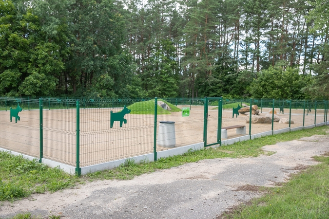 Keturkojų džiaugsmui Vilniuje – dvi naujos ir dvi renovuotos vedžiojimo aikštelės