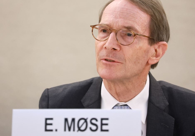 E. Mose.