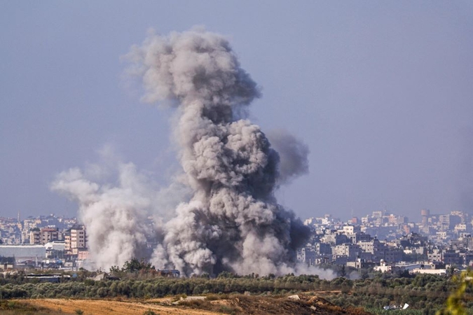 Izraelis sutinka su humanitarine pertrauka, bet atsisako nutraukti kovas su „Hamas“