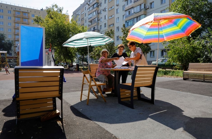 Rusijos okupuotose Ukrainos teritorijose pradėtas balsavimas vietos rinkimuose