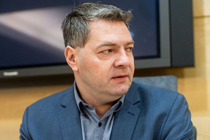 A. Mazuronis nepritaria gynybos finansavimui iš padidintų akcizų: tai nukreipta į mažų pajamų žmones