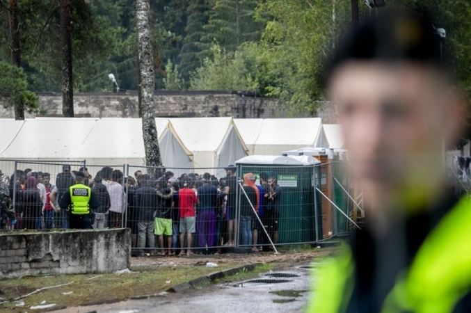 Teismui grąžinus skundą dėl neteisėtų migrantų sulaikymo, advokatas žada kreiptis į LVAT