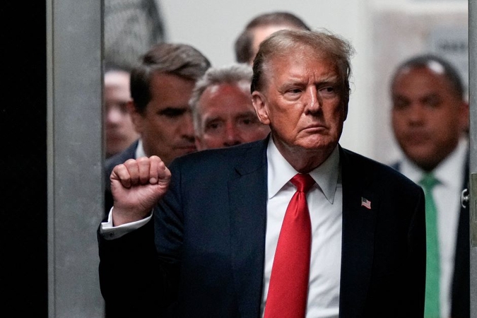 JAV prokuroras ragina vadovautis sveiku protu ir pripažinti D. Trumpą kaltu