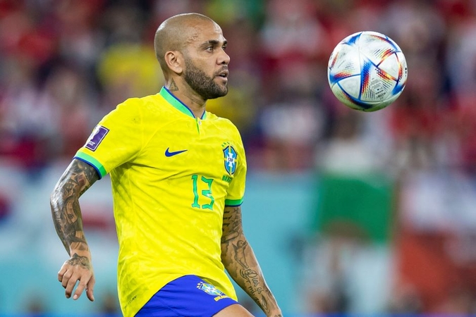 D. Alves.