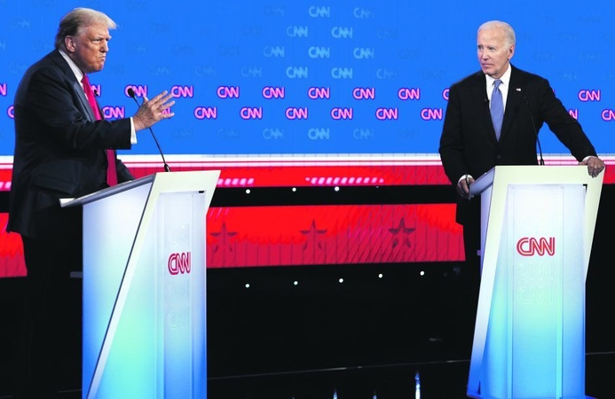 Dvikova: agresyvus D. Trumpas ir mikčiojantis J. Bidenas surėmė ietis ugninguose prezidento debatuose.