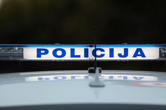 Joniškyje susidūrus automobiliams nukentėjo vairuotoja