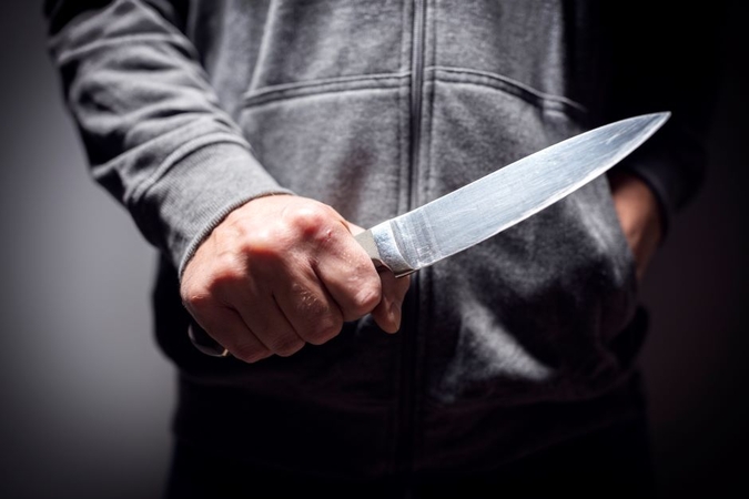 Kaune girtas vyras peiliu grasino parduotuvės darbuotojai