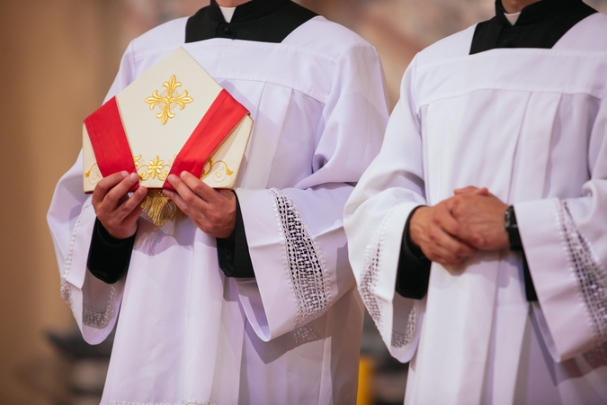 Koronavirusas pakirto ir dvasininkus: vienas jų gydomas Santaros klinikose
