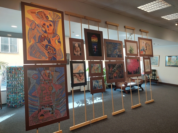 Sostinės galerijoje „Kunstkamera“ – tradicinis kelių dešimčių autorių ritualas „Farmakos“