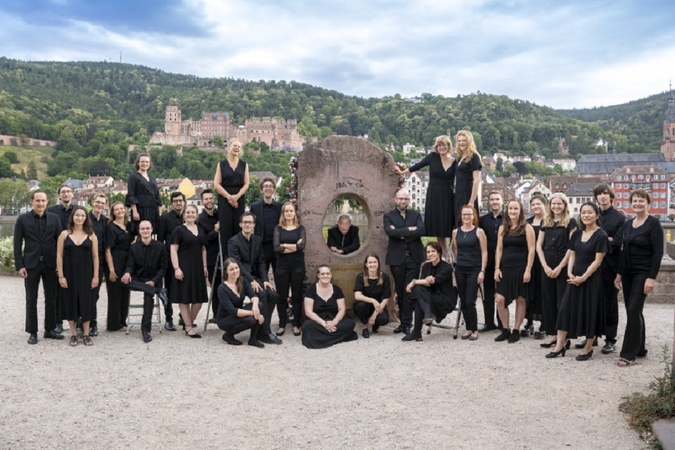 Heidelbergo universiteto kamerinis choras „Camerata Carolina“.