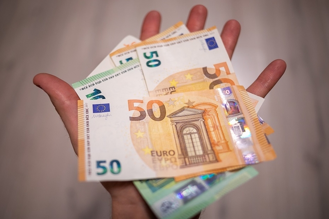„Sodra“ paskaičiavo, kiek pernai paaugo gyventojų pajamos  