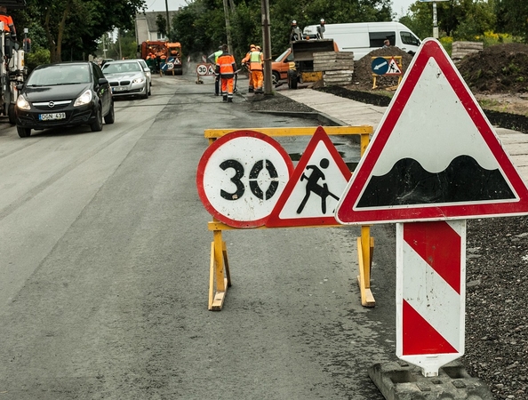 Siūloma leisti savivaldybėms pačioms spręsti, kokio remonto reikia vietinės reikšmės keliams