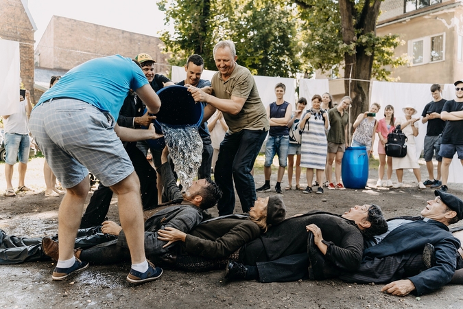 Judesyje: „Fugit“ neleido žiūrovui likti pasyviu stebėtoju.