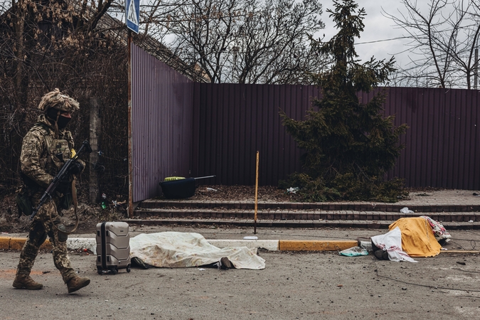 Rusijos advokatas: žuvę kareiviai nelaidojami, lavonai tiesiog deginami