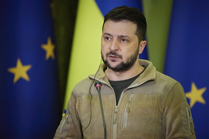 Garsūs rokeriai įrašė dainą apie Ukrainos prezidentą – „Zelensky: The Man With the Iron Balls“