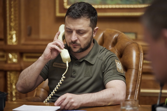 V. Zelenskis ir J. Stoltenbergas kalbėjosi telefonu