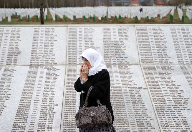 Po 27 metų Nyderlandai atsiprašė už genocidą Srebrenicoje