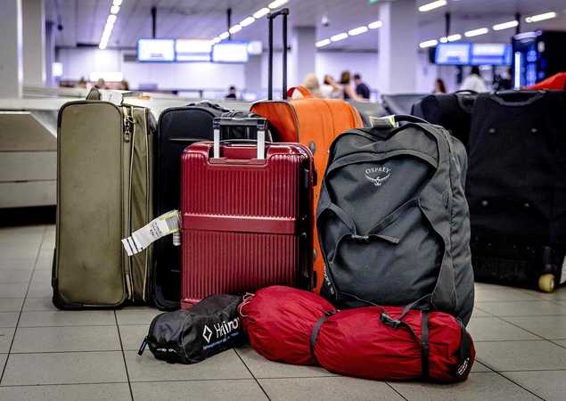 Amsterdamo oro uostas žada kompensacijas dėl chaoso nukentėjusiems keliautojams
