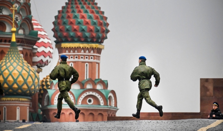 Įvertino naują ukrainiečių ataką: jei taip toliau, okupantams teks „tepti slides“