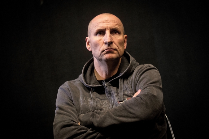 Kryptis: „Kai veikėjas ko nors labai nori, tada ir rašytojas turi ką veikti“, – apie santykį su savo kūriniu sako S. Parulskis.