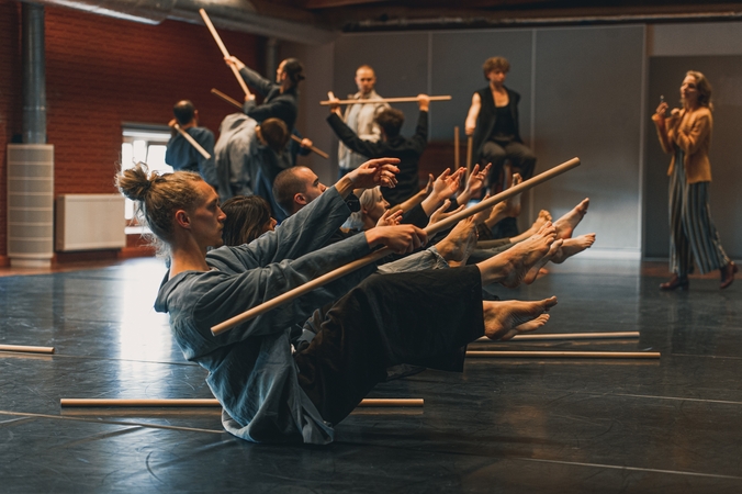 Spektaklis „Mikado“: kai šokis sutinka kovos meną
