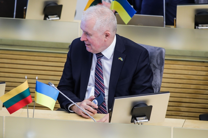 A. Anušauskas nedramatizuoja „valstiečių“ grasinimų trauktis iš susitarimų dėl gynybos politikos